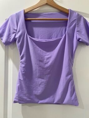 Women's Scoop Neck Short Sleeve Tee in Lavender